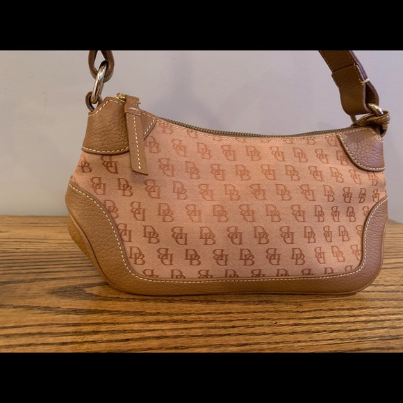 Vintage Dooney & Bourke tan small tote - Picture 4 of 7